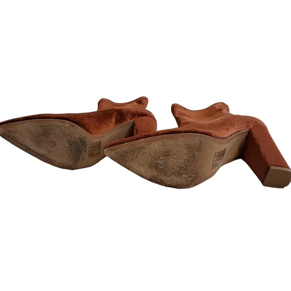 Vintage Forever 21 Velvet Heeled Pointed Toe Boots in Deep Cognac Brown - Picture 3 of 6